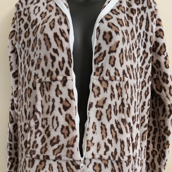 Pajama - Picture 4 of 11